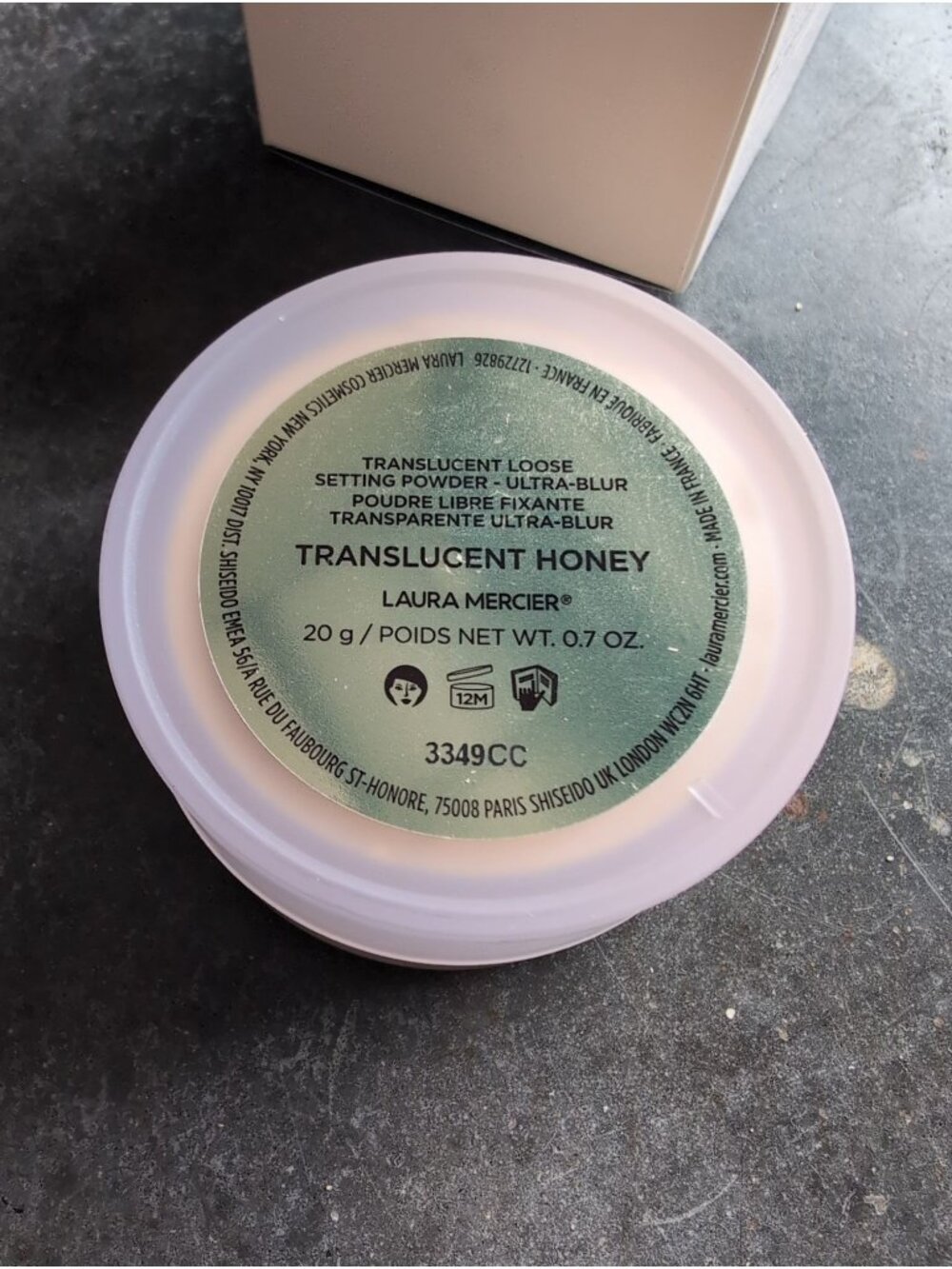 New! Laura Mercier Translucent Loose Setting Powder Translucent Honey Ultra-Blur - Picture 3 of 3
